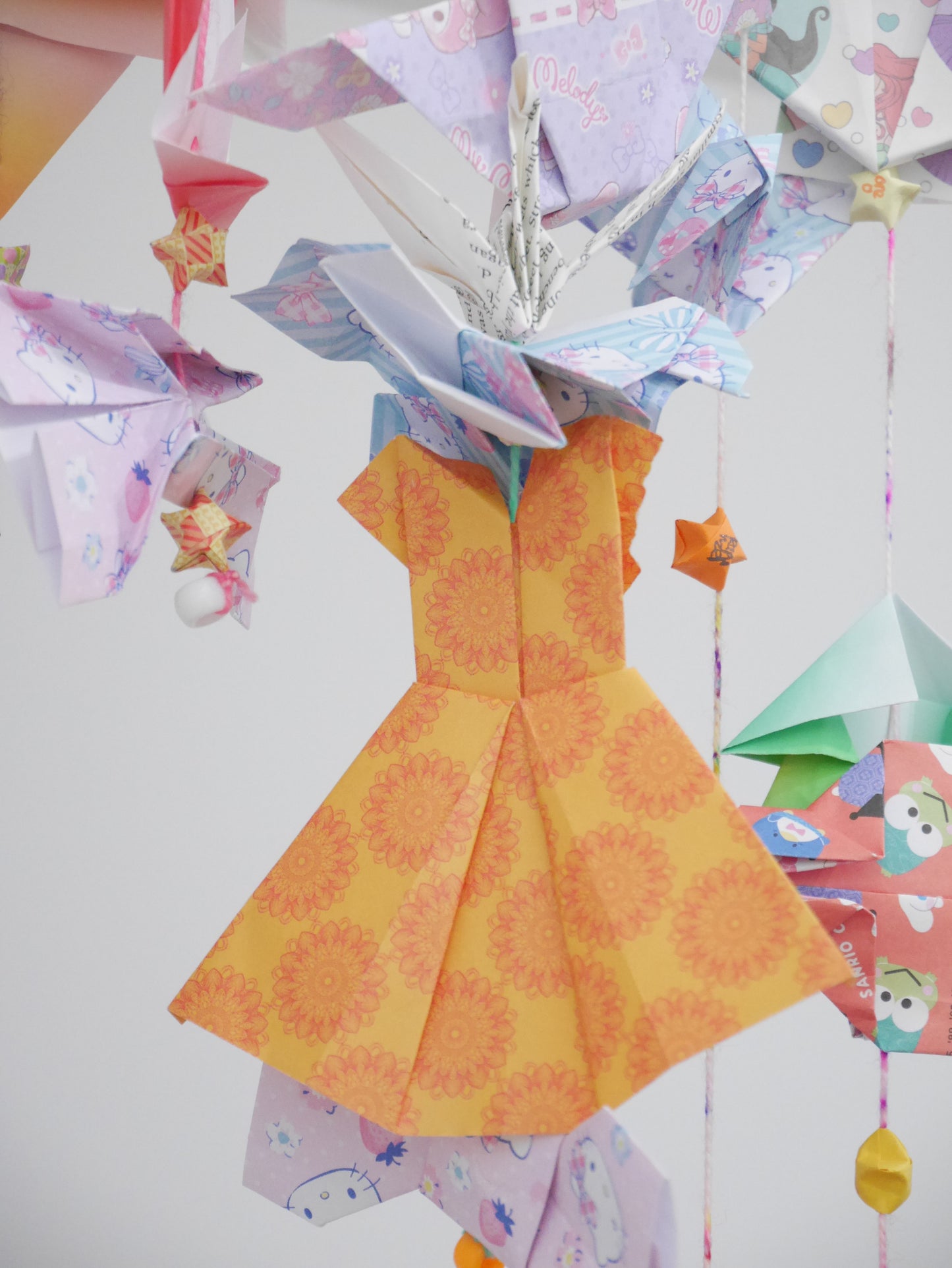 [The Floating Gallery] Handmade Paper mobile - Origami Backdrop