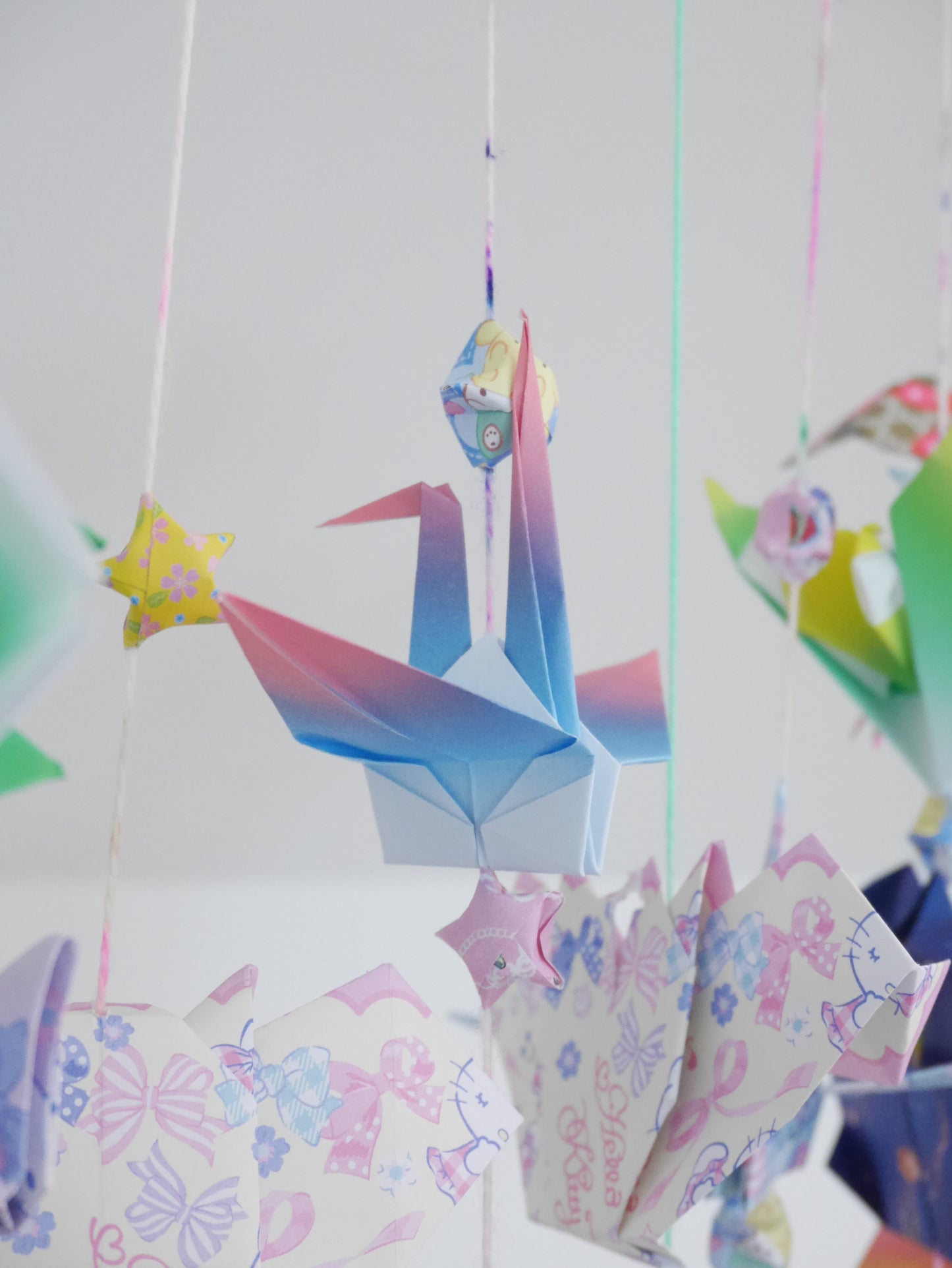[The Floating Gallery] Handmade Paper mobile - Origami Backdrop