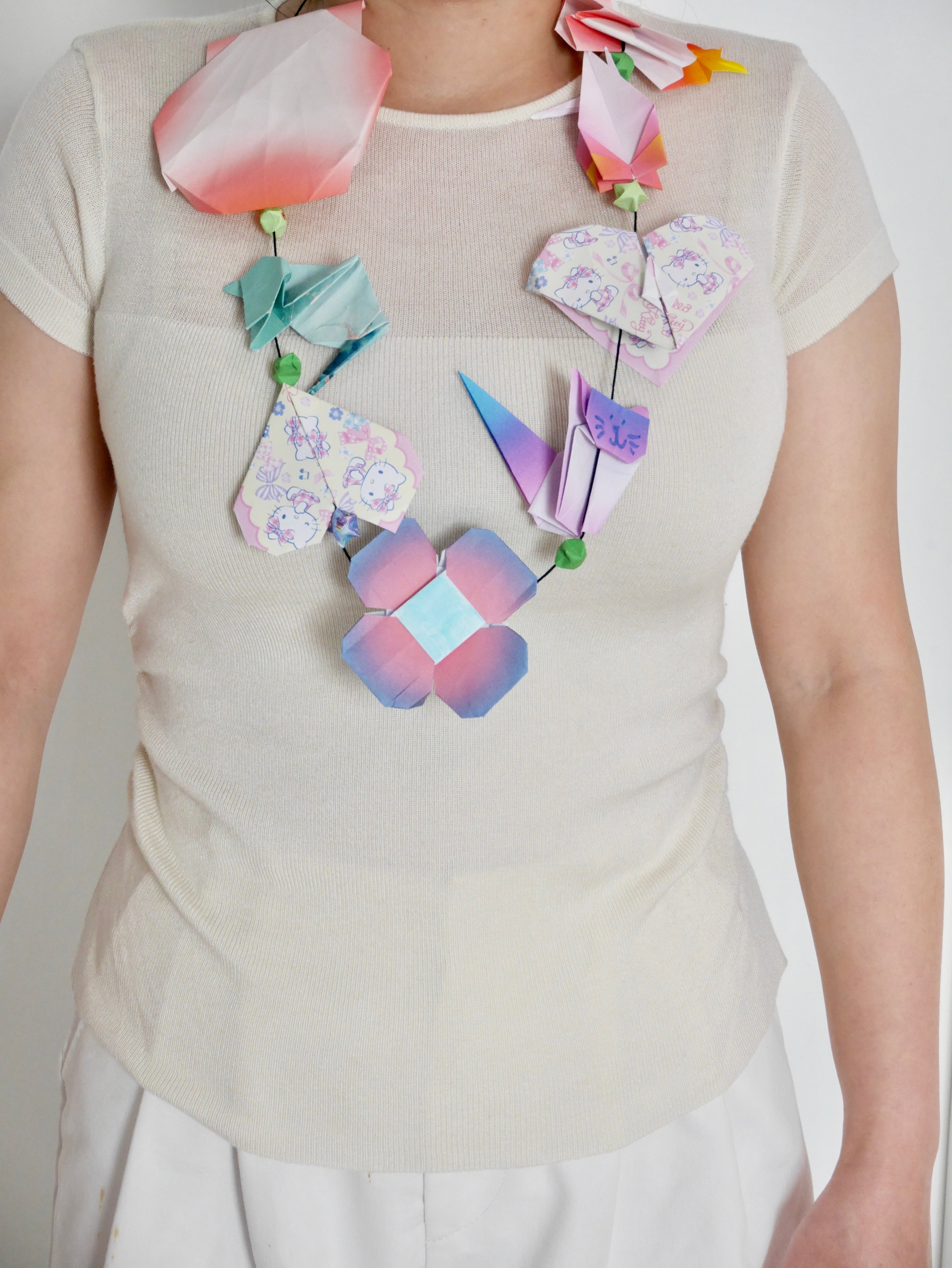 [The Origami Lei] Grand Handmade Paper Necklace - Wearable origami
