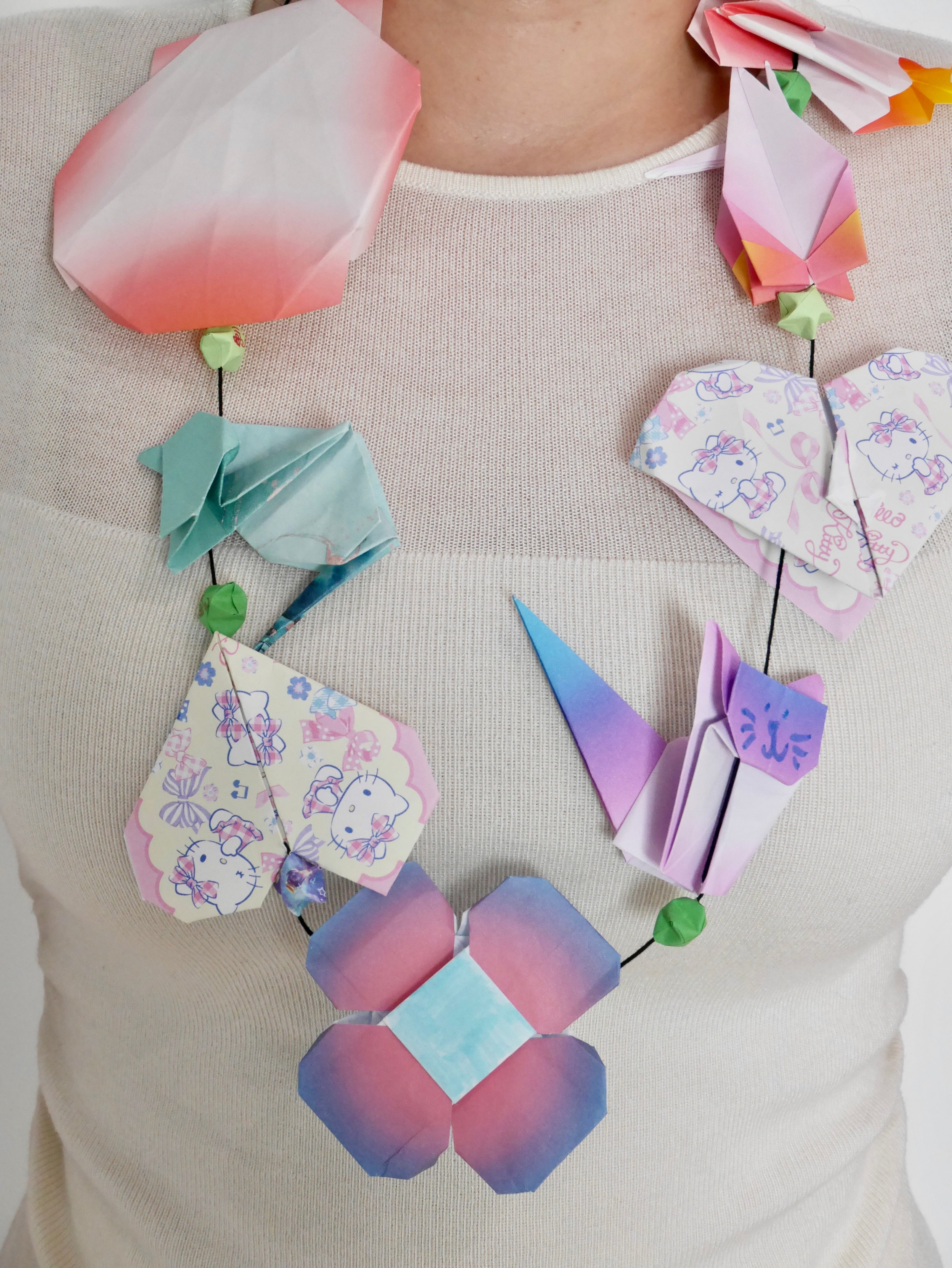 [The Origami Lei] Grand Handmade Paper Necklace - Wearable origami